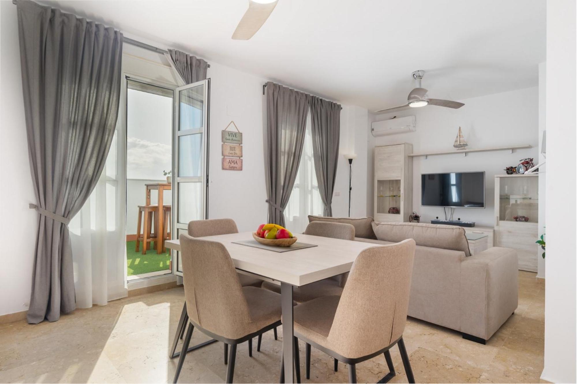 Apartment Atico En Piscina Y Jacuzzi