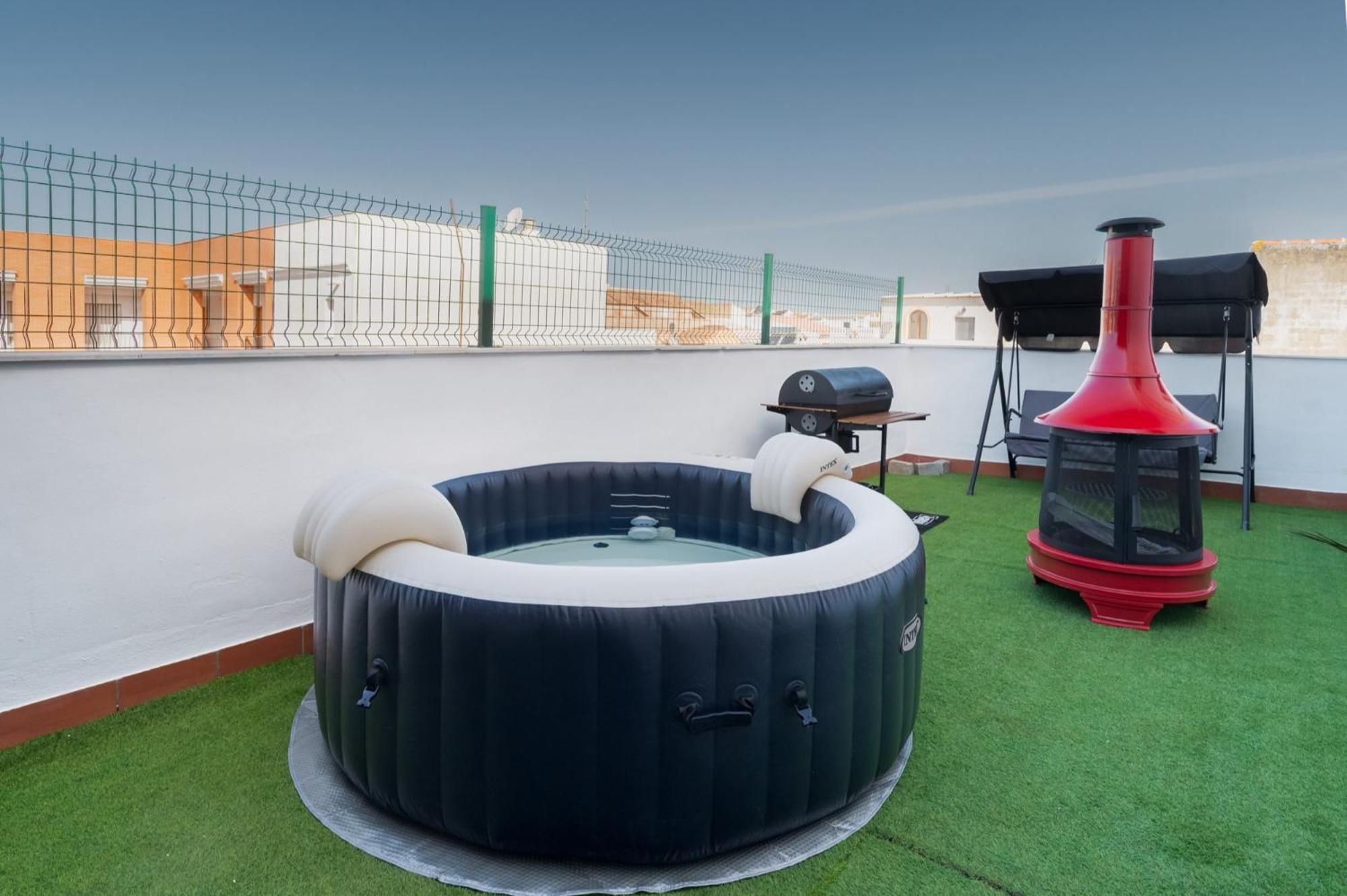 Atico En Piscina Y Jacuzzi * Pilas